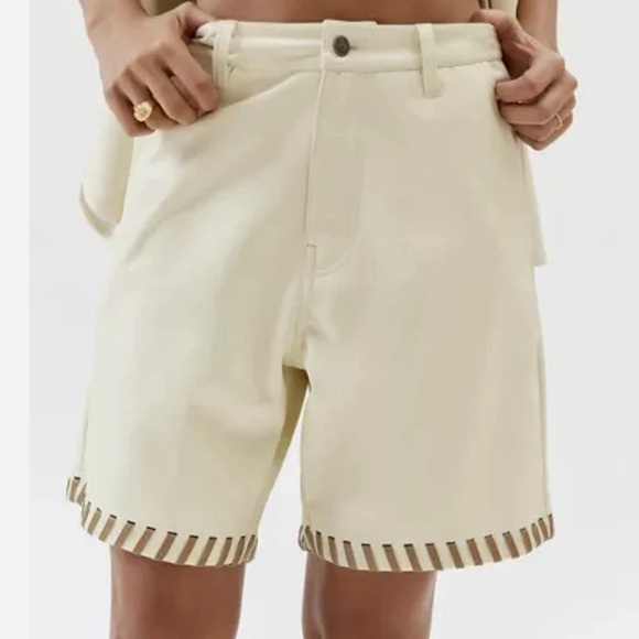HONOR THE GIFT WOMENS FAUX LEATHER SHORTS IN BONE SIZE LARGE NEW - Picture 5 of 9